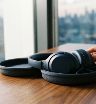 Sony WH-1000XM6 The Best Wireless Noise Canceling Headphones, HD NC Processor QN3, 12 Microphones, Adaptive NC Optimizer, Mastered by Engineers, Studio-Quality, 30-Hour Battery, Black | HD NC Processor QN3, 12 Microphones, Adaptive NC Optimizer, Mastered by Engineers, Studio-Quality, Up to 30 Hrs of Battery